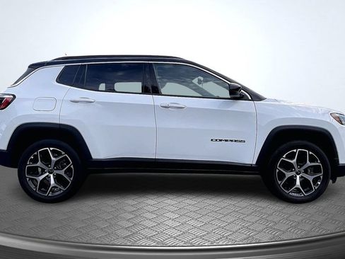 Used 2025 Jeep Compass Limited AWD/4WD image 4