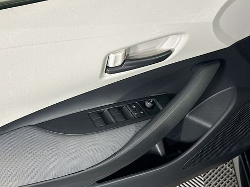 Used 2022 Toyota Corolla LE FWD image 15