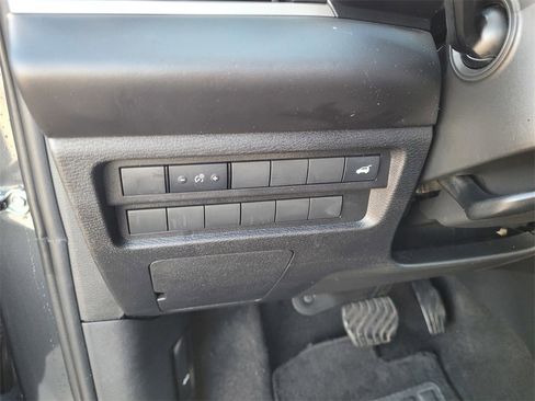 Used 2024 Mitsubishi Outlander SE image 22