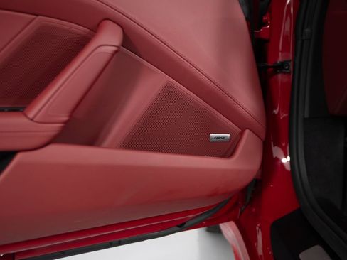 Certified 2025 Porsche 911 Carrera image 21