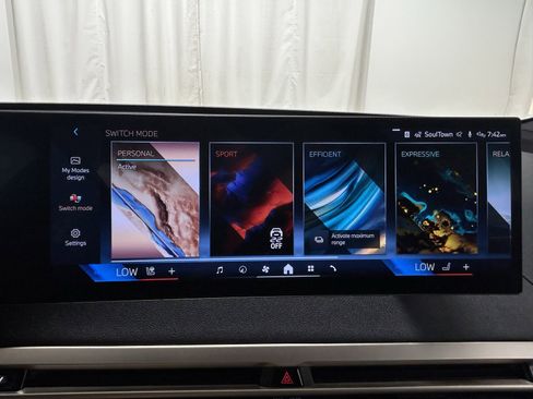 Used 2025 BMW iX xDrive50 image 15