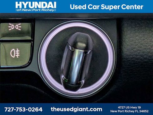 Used 2018 Porsche Panamera 4S image 40