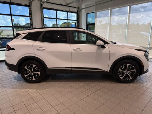Used 2025 Kia Sportage EX w/ Premium Package FWD image 6