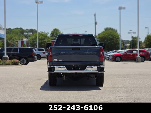 Used 2025 Chevrolet Silverado 2500 LT AWD/4WD image 6