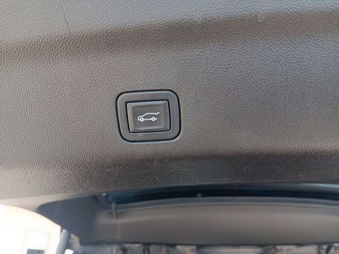 Used 2023 GMC Yukon Denali Ultimate image 35