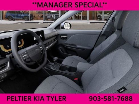 New 2025 Kia K4 LX image 18