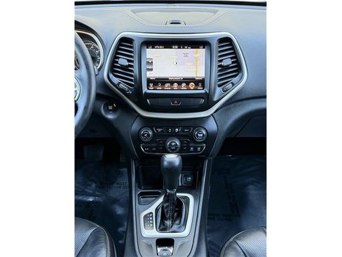 Used 2015 Jeep Cherokee Limited w/ Luxury Group FWD image 9