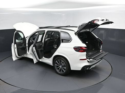 Used 2026 BMW X5 sDrive40i w/ M Sport Package RWD image 2