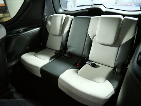 Used 2019 INFINITI QX80 Limited w/ All-Season Package AWD/4WD image 16