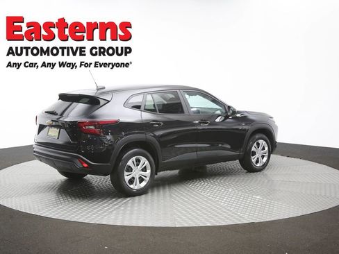 Used 2024 Chevrolet Trax LS FWD image 40