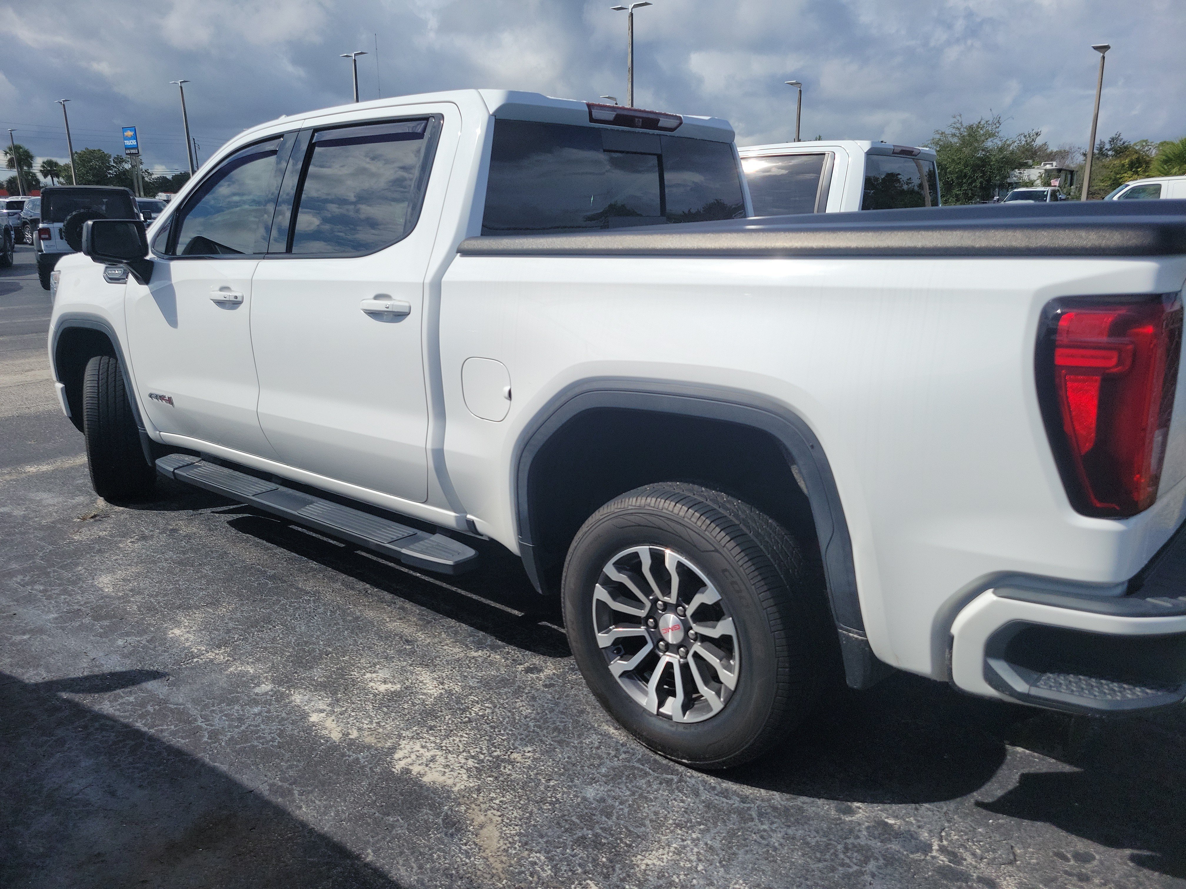 Used 2019 GMC Sierra 1500 AT4 w/ AT4 Premium Package AWD/4WD image 4