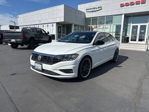 Used 2021 Volkswagen Jetta R-Line image 3