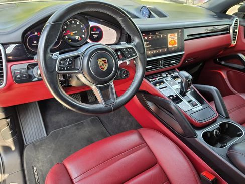 Certified 2023 Porsche Cayenne Coupe AWD/4WD image 39