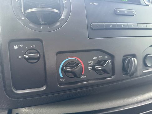 Used 2019 Ford E-350 and Econoline 350 Super Duty w/ Power Windows & Locks Group image 16