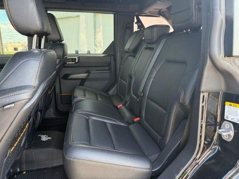 Used 2024 Ford Bronco Badlands AWD/4WD image 17