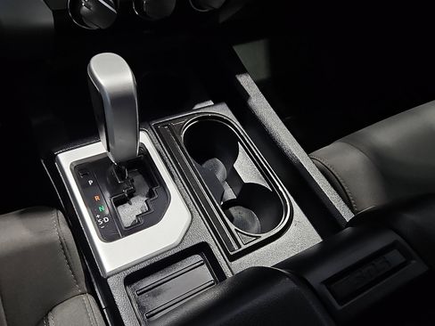 Used 2017 Toyota Tundra SR5 w/ SR5 Upgrade Package image 13