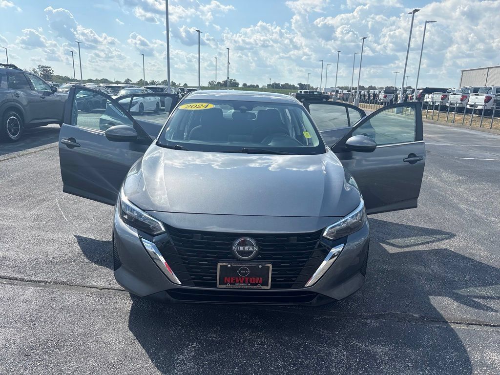 Used 2024 Nissan Sentra SV FWD image 36