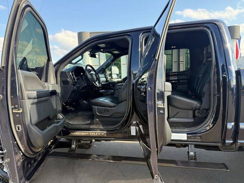 Used 2022 Ford F250 Lariat w/ Black Appearance Package AWD/4WD image 27