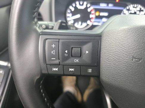 Used 2025 Nissan Rogue SV AWD/4WD image 29