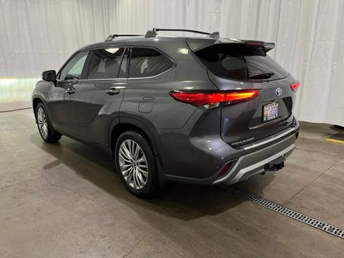 Used 2023 Toyota Highlander Platinum AWD/4WD image 6