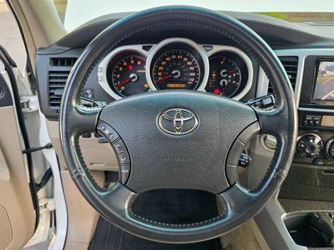 Used 2005 Toyota 4Runner Limited image 34