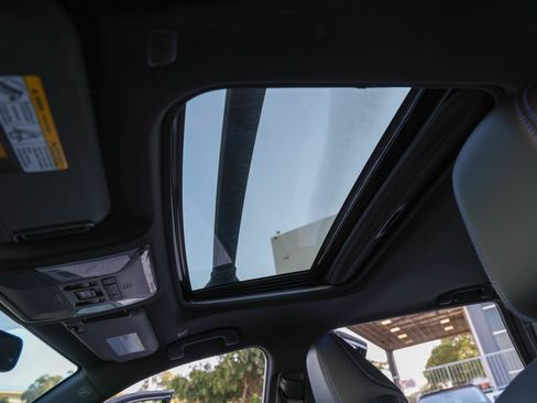 Used 2025 Toyota RAV4 XSE AWD/4WD image 28