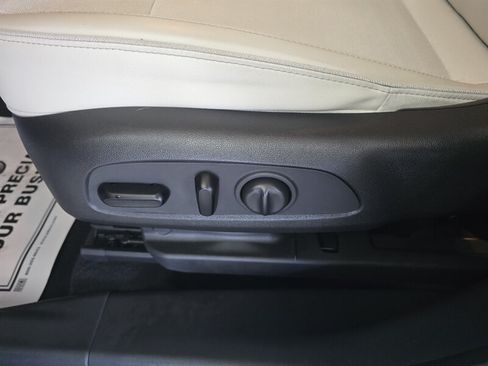 Used 2021 Buick Encore GX Preferred w/ Cold Weather Comfort Package FWD image 18
