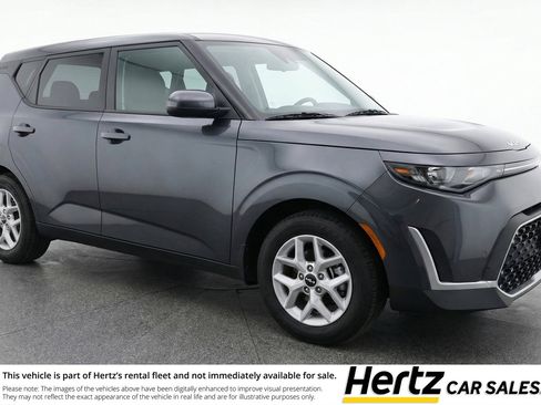 Used 2025 Kia Soul LX w/ LX Technology Package FWD image 1