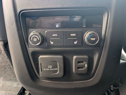 Used 2023 Buick Enclave Premium w/ Experience Buick Package FWD image 39