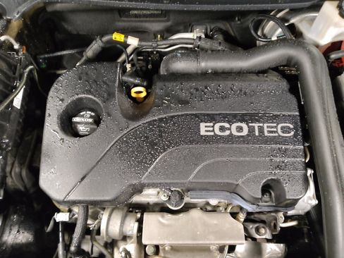 Used 2019 Chevrolet Equinox LT w/ Driver Convenience Package image 30