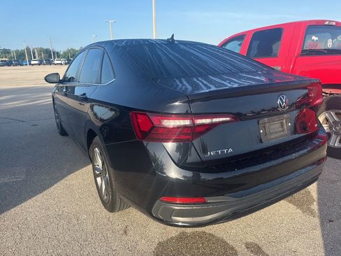 Used 2024 Volkswagen Jetta SE image 5