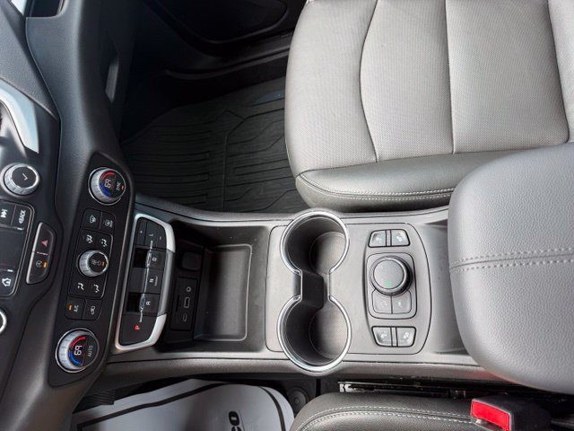 Used 2024 GMC Terrain SLT w/ LPO, Floor Liner Package AWD/4WD image 20