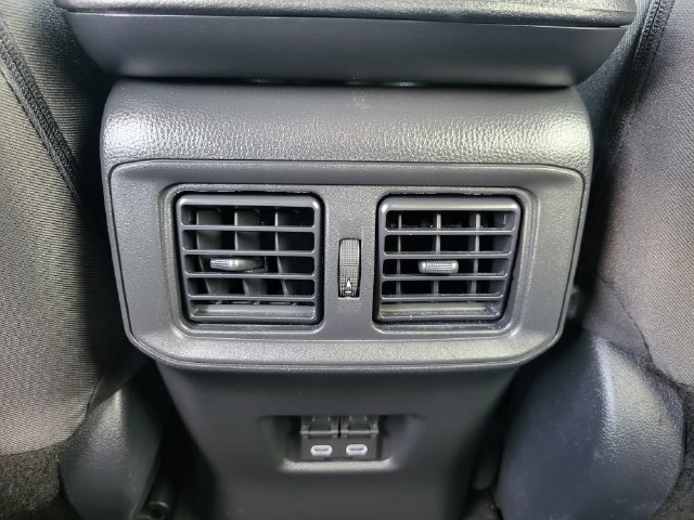 Used 2025 Toyota RAV4 XLE AWD/4WD image 22