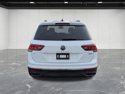 Used 2022 Volkswagen Tiguan SE image 4