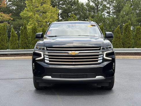 Used 2022 Chevrolet Suburban High Country AWD/4WD image 13