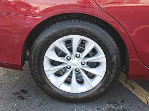 Used 2017 Toyota Camry LE FWD image 9
