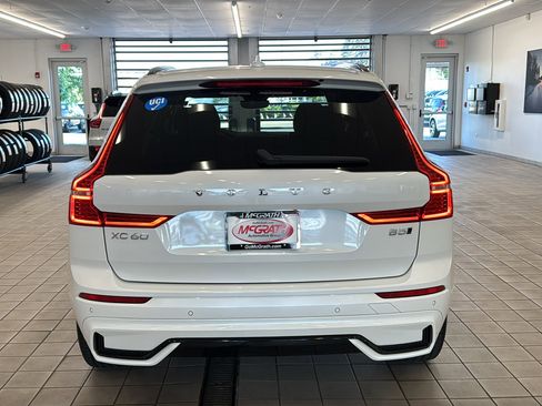 Used 2025 Volvo XC60 B5 Plus AWD/4WD image 6