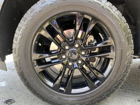 Used 2024 Ford Expedition Max XLT image 13