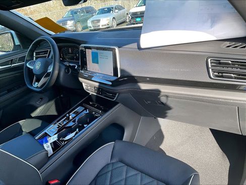 New 2026 Volkswagen Atlas Cross Sport SEL Premium R-Line image 10