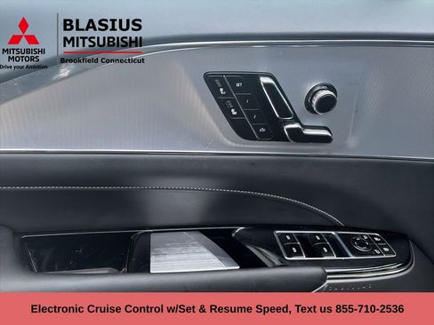 Used 2024 Cadillac Lyriq Tech image 16