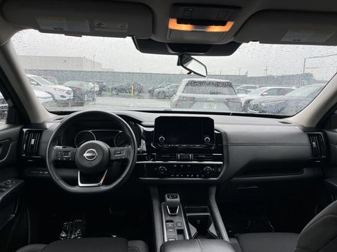 Used 2025 Nissan Pathfinder SV FWD image 36