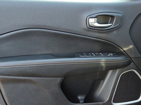 Used 2018 Jeep Compass Latitude w/ Popular Equipment Group image 13