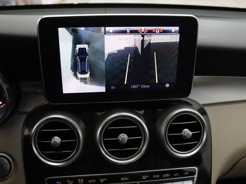 Used 2019 Mercedes-Benz GLC 300 4MATIC image 31
