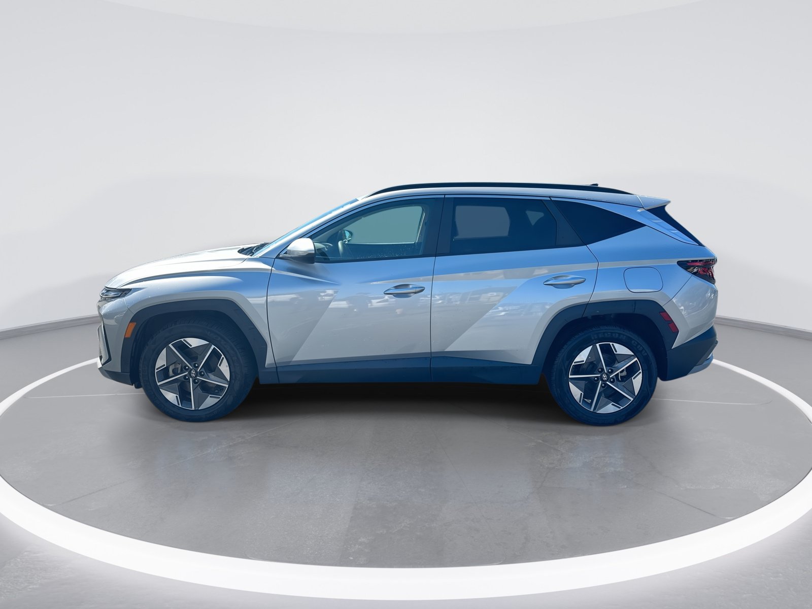 Used 2025 Hyundai Tucson SEL FWD image 6