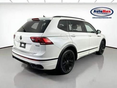Used 2022 Volkswagen Tiguan SE R-Line image 2