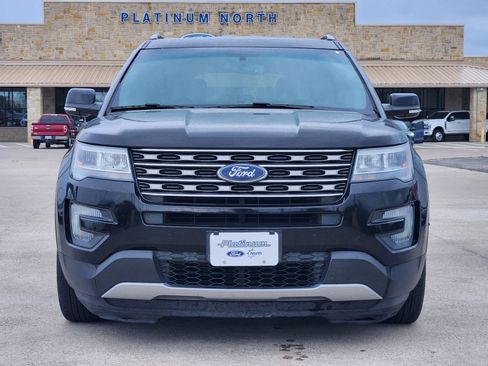 Used 2016 Ford Explorer XLT w/ Equipment Group 202A image 6
