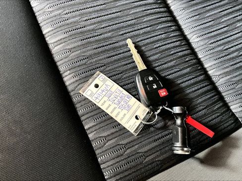 Used 2019 Toyota Tundra SR5 image 10