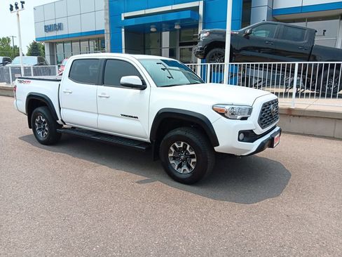 Used 2023 Toyota Tacoma TRD Off-Road w/ TRD Premium Off Road Package AWD/4WD image 7