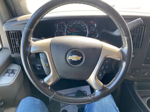 Used 2018 Chevrolet Express 2500 w/ Driver Convenience Package RWD image 11