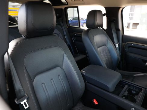 Used 2020 Land Rover Defender 110 First Edition image 17
